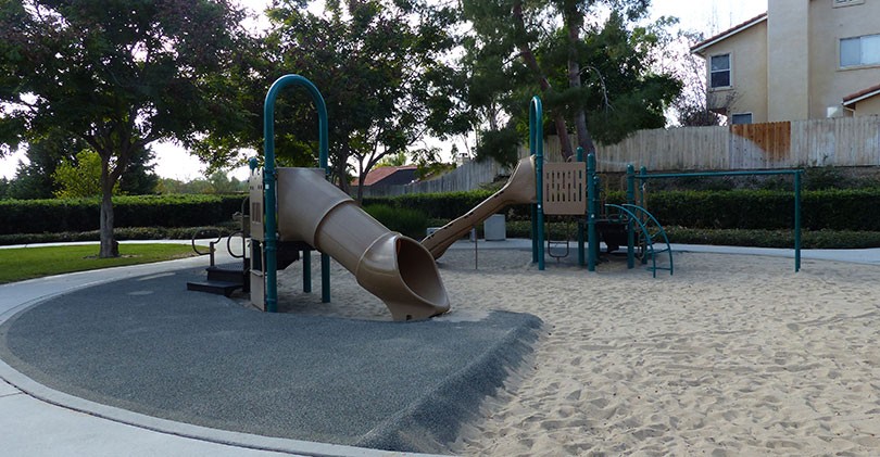 Amigo-Park-playground-sand-pit